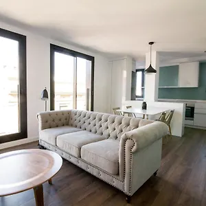 apartamento-de-diseno-en-el-centro-de-reus-4-2.catalonia-hotels.com/